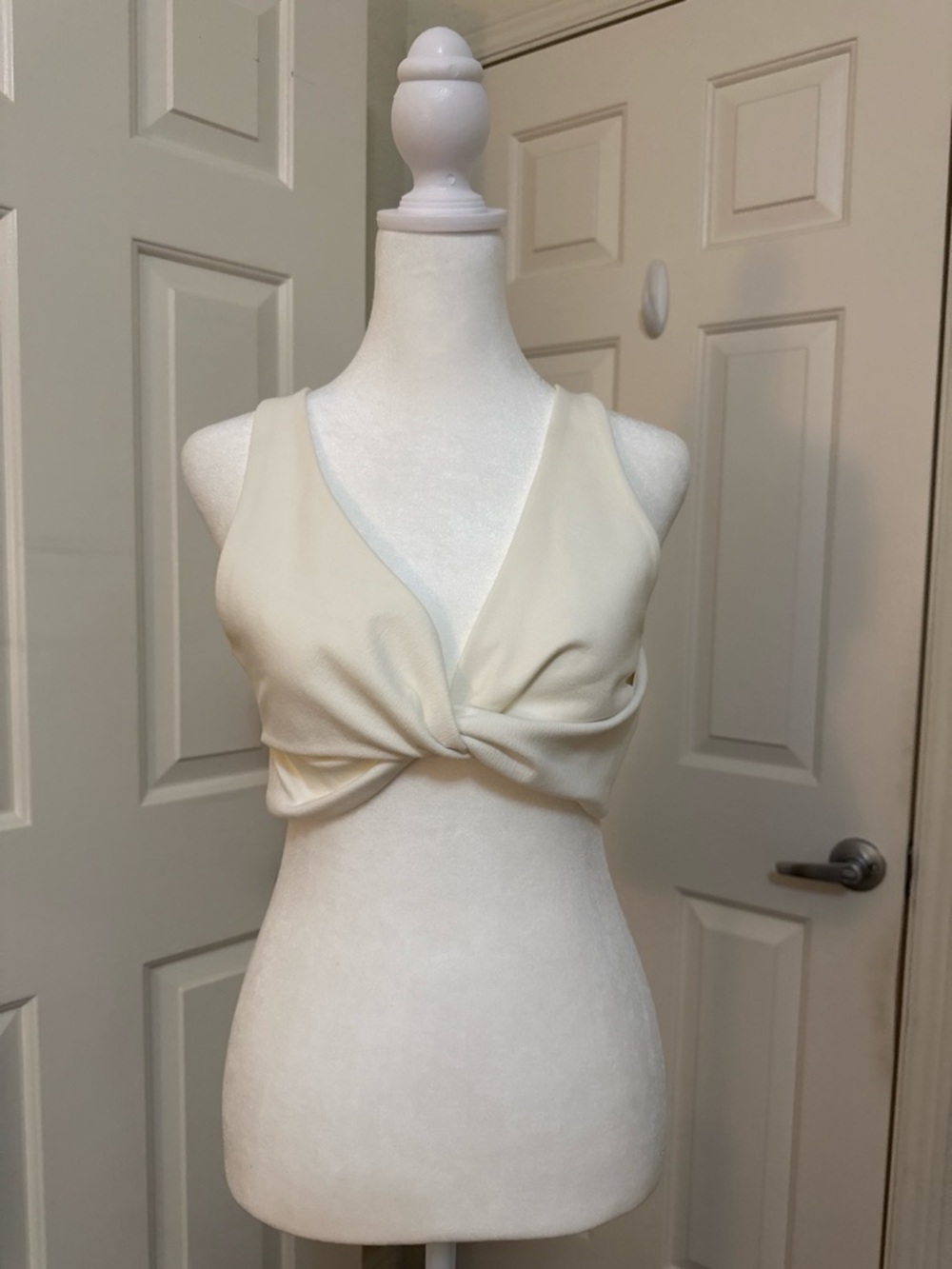 Zara White Twist-Front Crop Tank